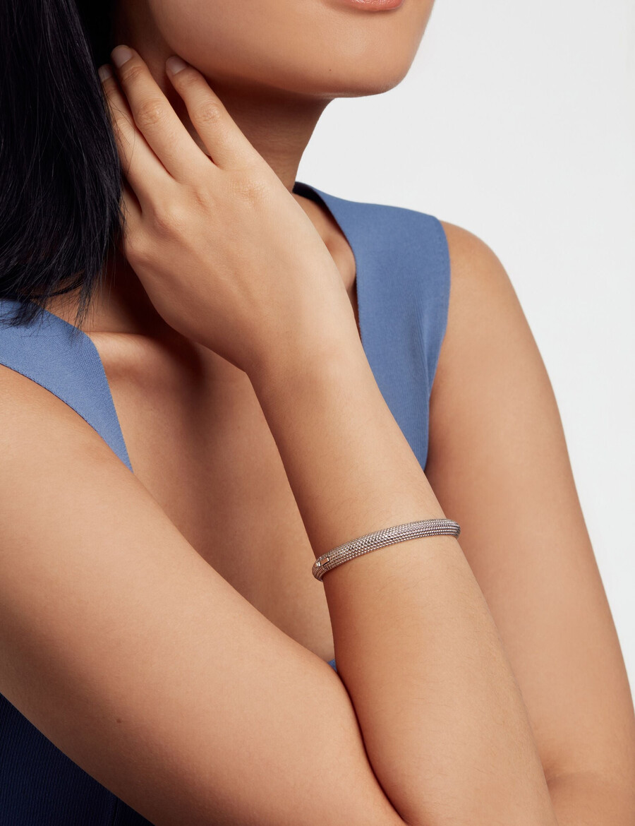 dotett - armband met gestippelde textuur en scharnier