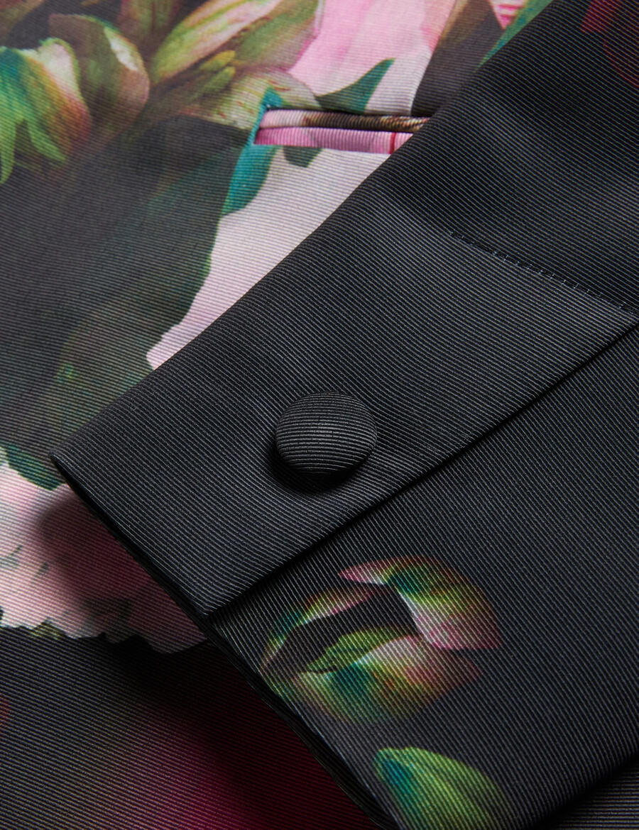 okuni - getailleerd jasje met bloemenprint