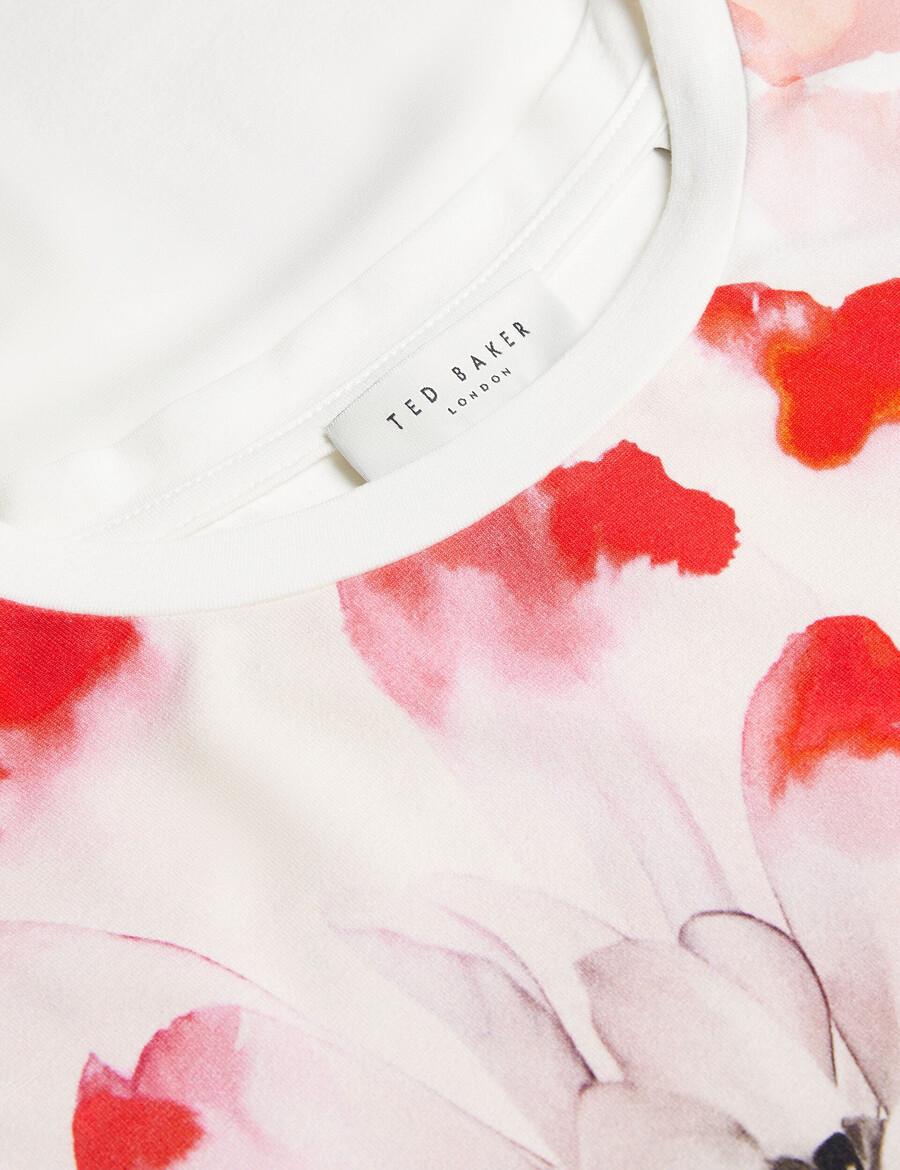 sindhaa - getailleerd t-shirt met korte mouwen en bloemenprint