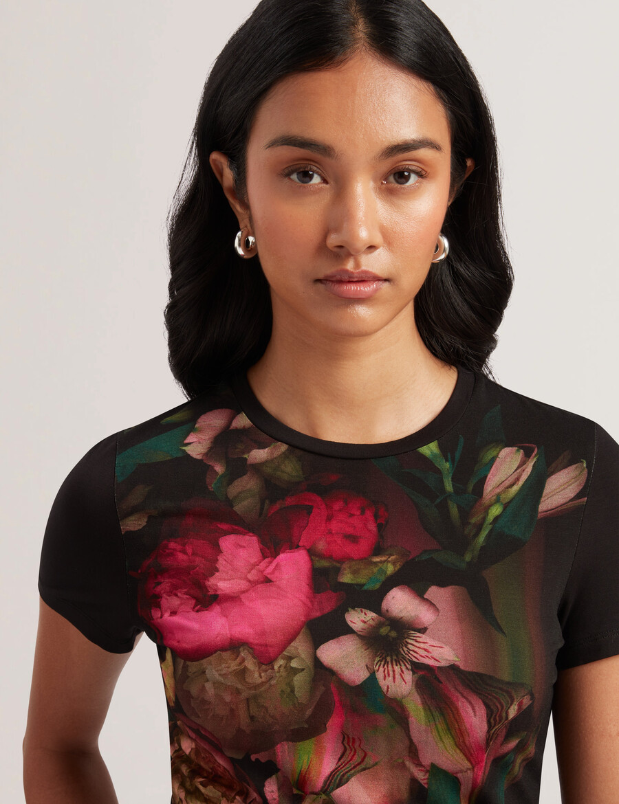 sunnyy - slim fit t-shirt met wazige bloemenprint